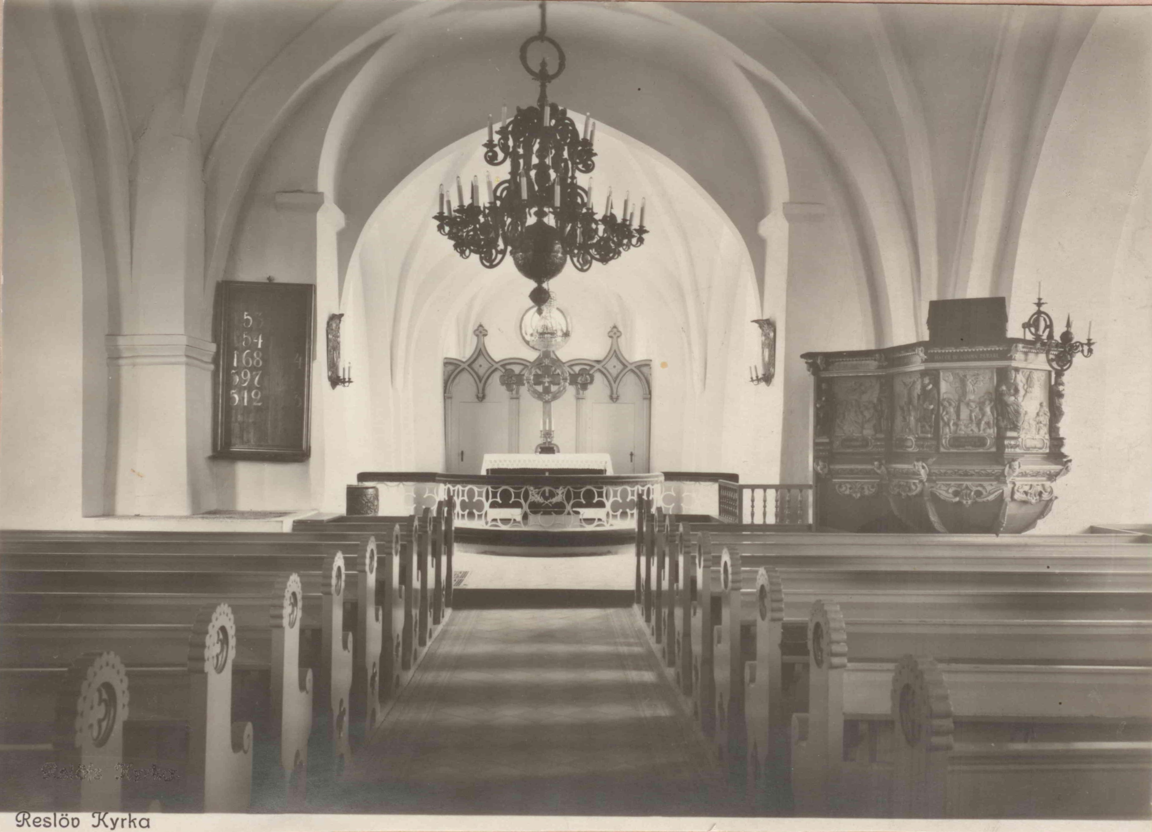Interi&ouml;r Resl&ouml;vs kyrka