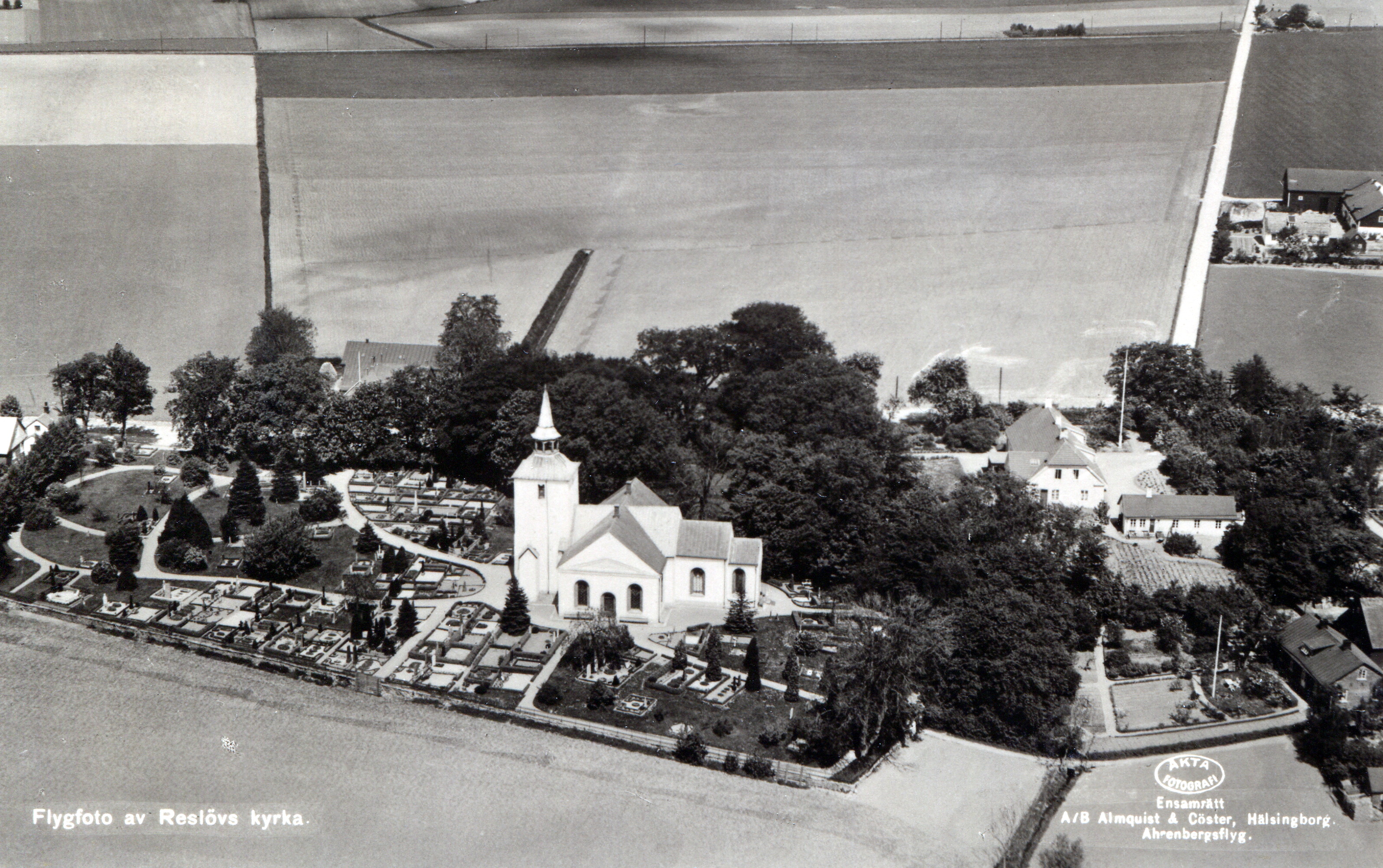Resl&ouml;vs kyrka flygfoto