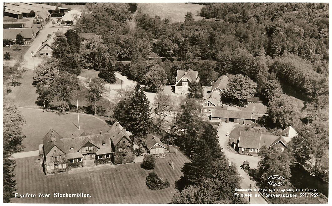 Stockam&ouml;llan Herrg&aring;rd 1959 Flyg foto. Wikimedia Commons.