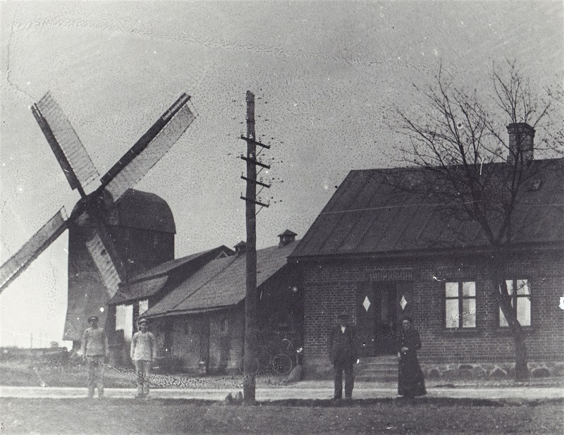 Möllan i Marieholm vid Kvarngatan. Riven 1932