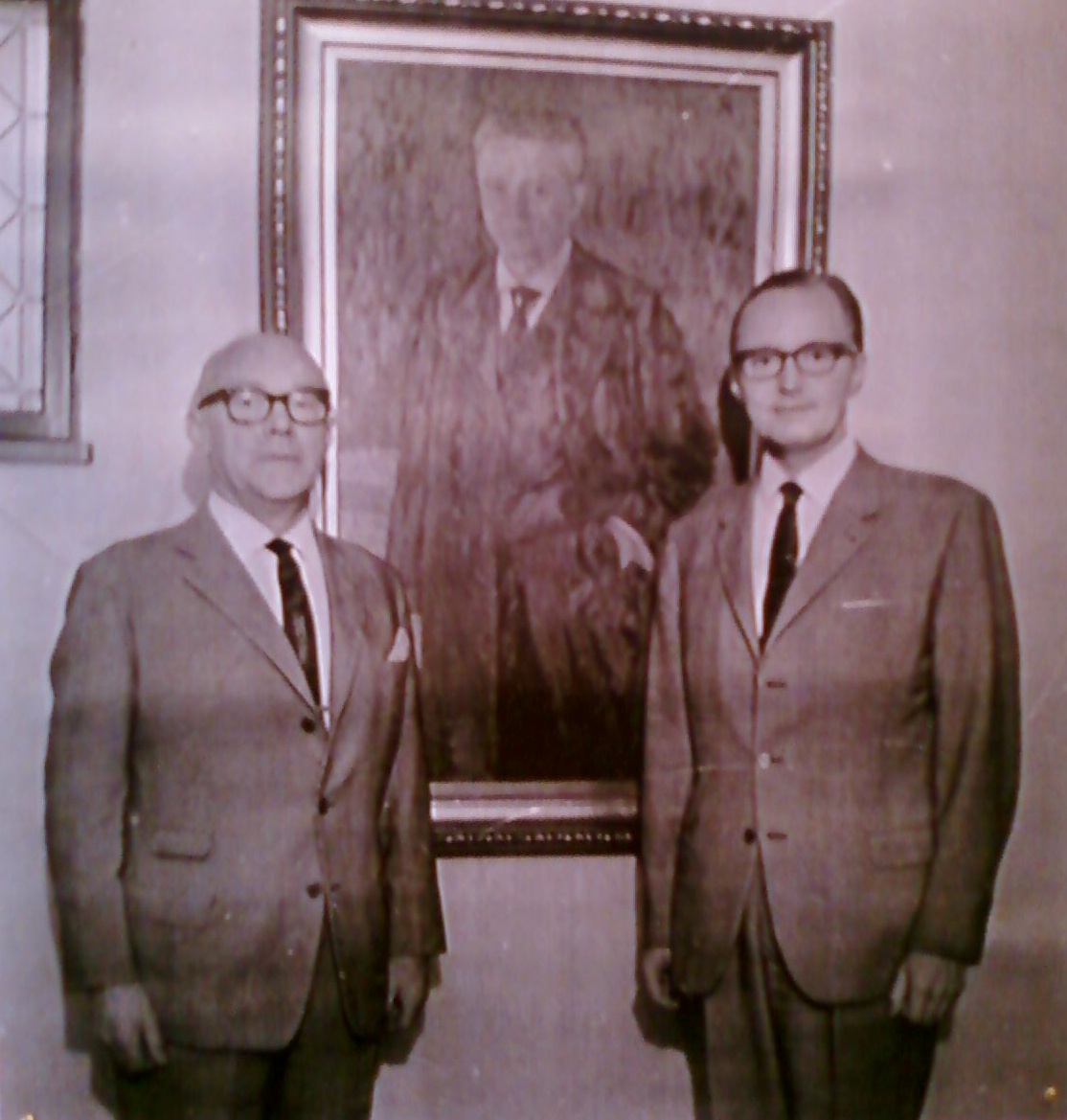 3 generationer som drev Yllefabriken. J&ouml;ns Hansson i mitten, Thure Hallmark till v&auml;nster och Hans-Bertil Hallmark till h&ouml;ger.