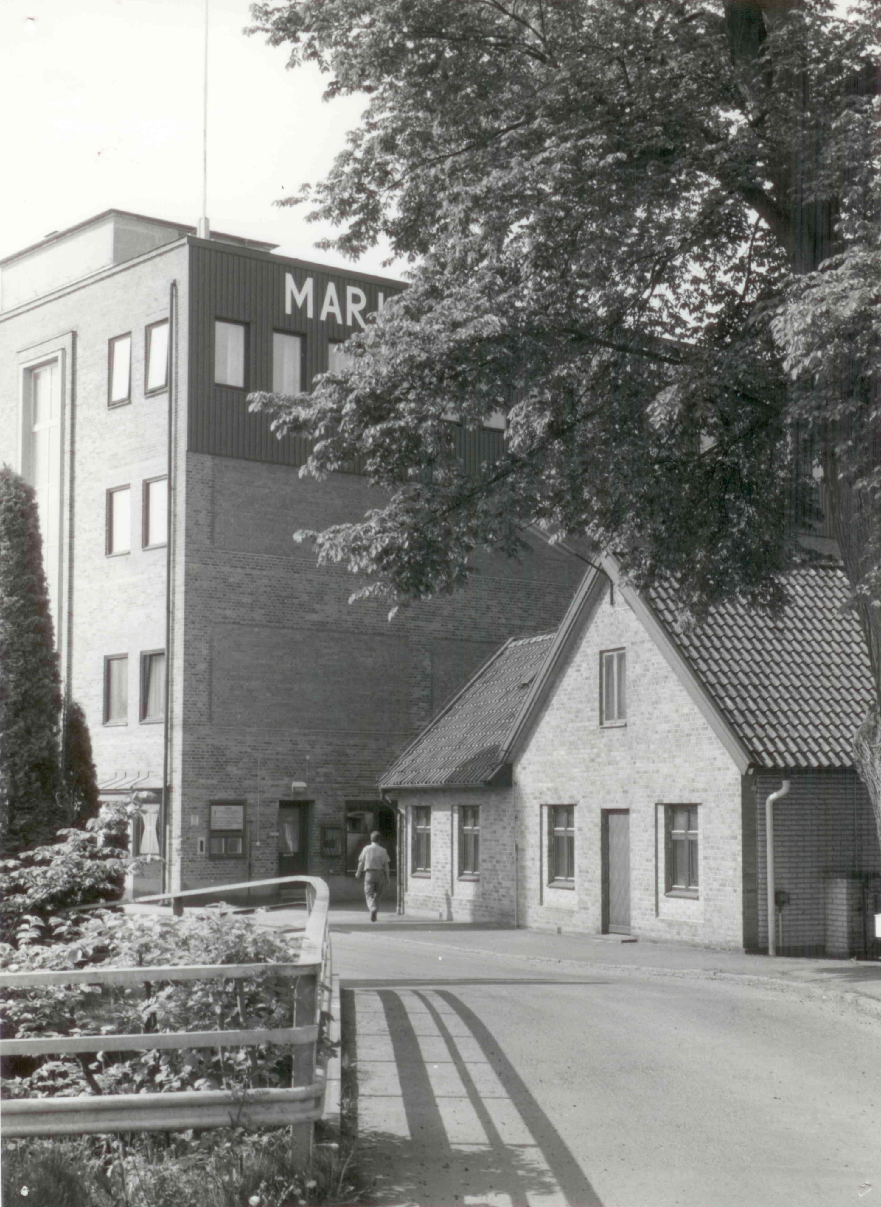Yllefabrikens entr&eacute; 1990 