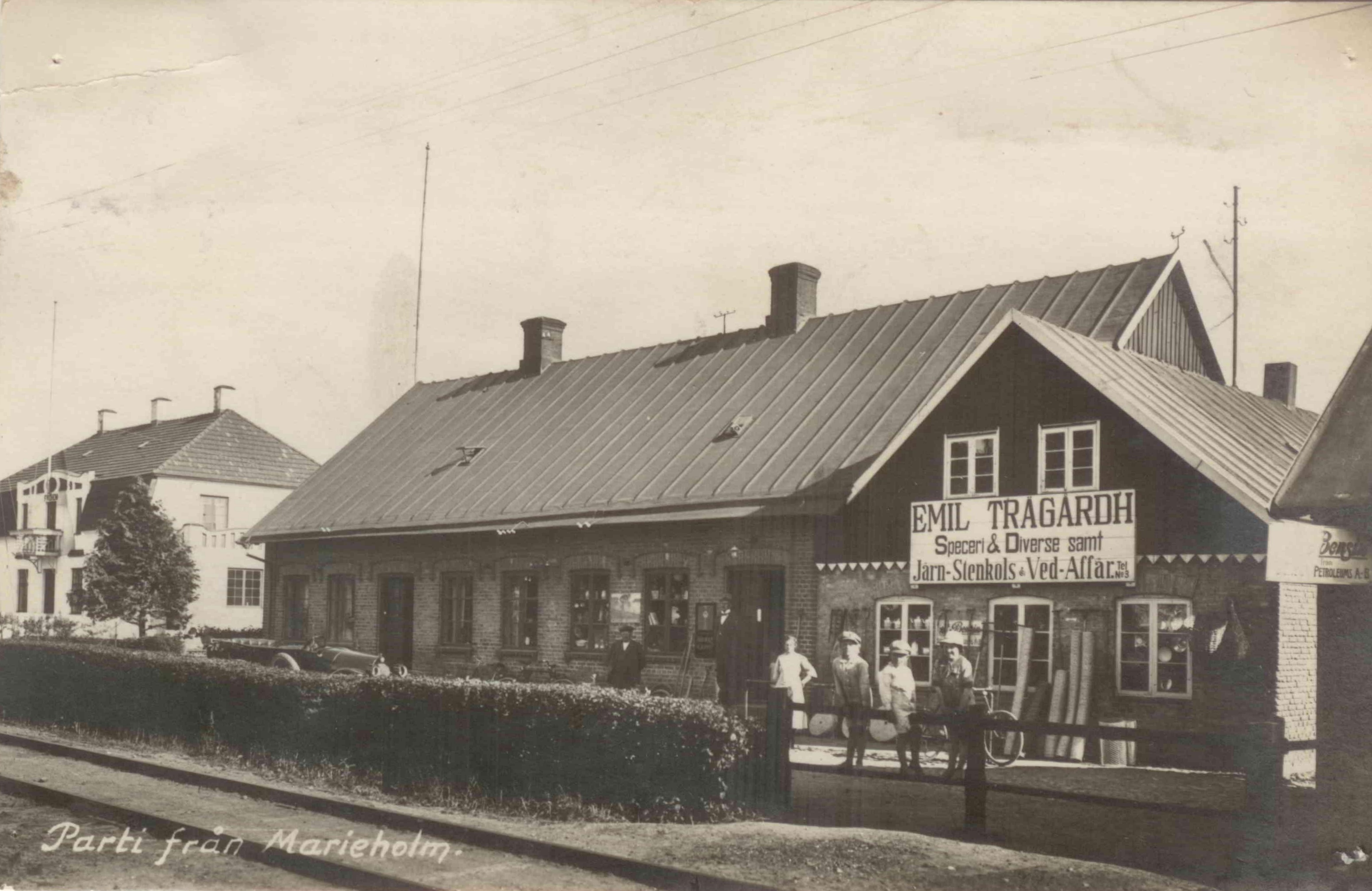 Järnvägsgatan och Emil Trädgård