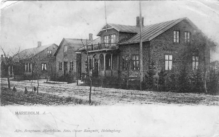 Omkr. 1910, Kävlingevägen. Huset t.v. inrymde "100-mannaföreningens" sal
