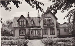 Ängholmen. Rivet hus på Storgatan. Uppfört av byggmästare Svensson på 1910-talet. Källa: Marieholm.net, Börje Gustafssons album.