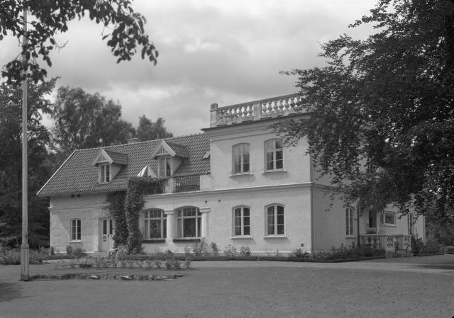 1944 invigdes P. Håkanssons Sjukhem på Villavägen.(tidigare Christian E Nilssons villa, som byggdes i slutet av 1800-talet). Källa: Eslövs kommuns bildarkiv, Föjers foto.