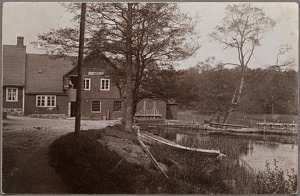 Rönnemölla kvarn vid Rönne å. 1910-1918. Källa: Digitaltmuseum.se.
