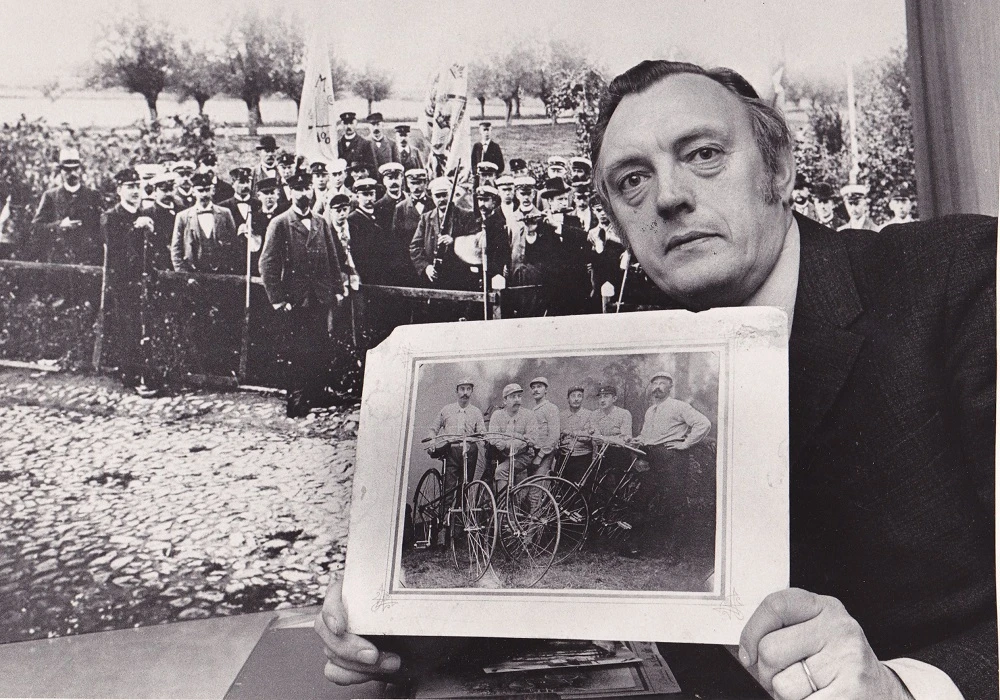 Börje Gustafsson, Mister Marieholm, med ett foto på Onsjö velocipedklubb.
